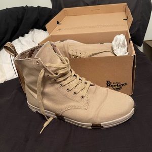 Dr Martens Sand Sable US12 UK11